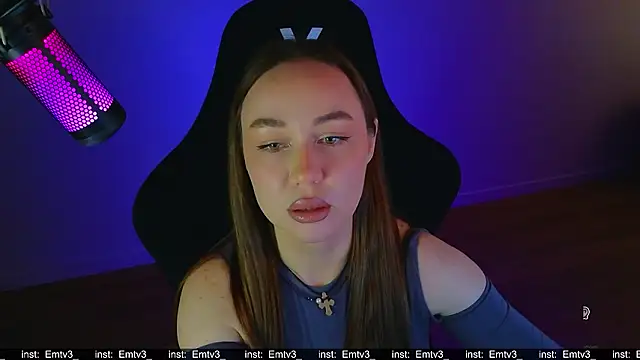 Emili1- online show from March 28, 9:42 am