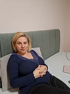 Snapshot of FrauleinSchmitt chatting on January 18, 2:44 pm FrauleinSchmitt online show from January 18, 2:44 pm