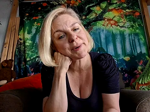 Snapshot of FrauleinSchmitt chatting on February 16, 12:32 pm FrauleinSchmitt online show from February 16, 12:32 pm