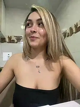 Snapshot of emma_oxford chatting on March 13, 11:49 pm emma oxford online show from March 13, 11:49 pm