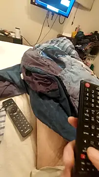 RunawayGraffiti9 online show from February 11, 5:34 am