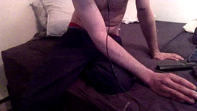 RunawayGraffiti9 online show from April 6, 7:09 am