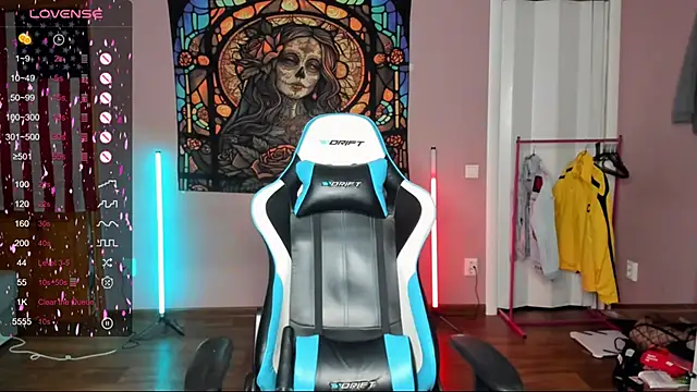 Snapshot of Project_hisoka chatting on October 6, 3:59 am Project hisoka online show from October 6, 3:59 am