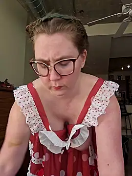 littlelustlamb online show from January 24, 6:35 pm