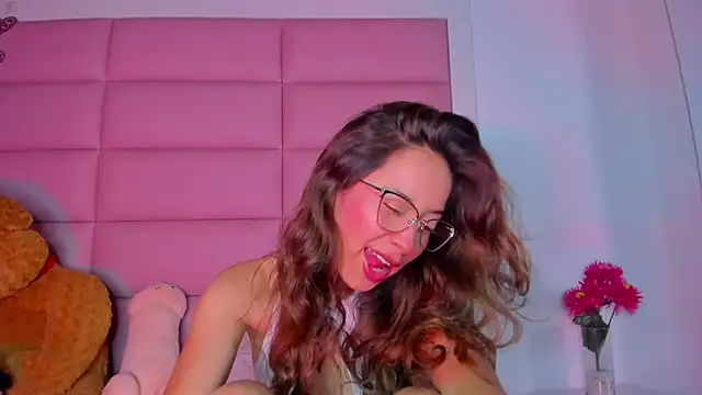 little-Emma online show from January 16, 3:23 am