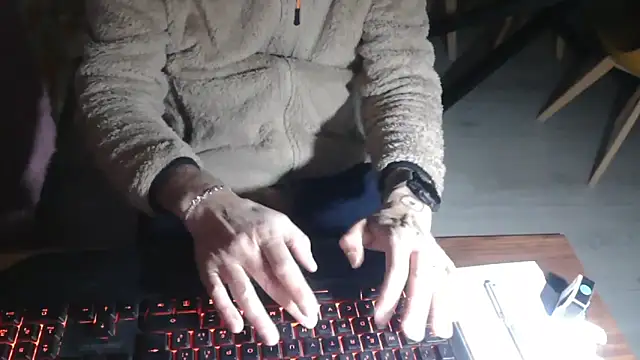 Adri gard online show from April 5, 8:17 pm