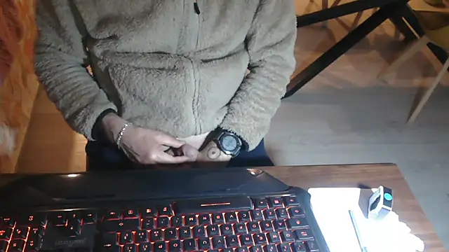 Adri gard online show from April 8, 8:31 pm