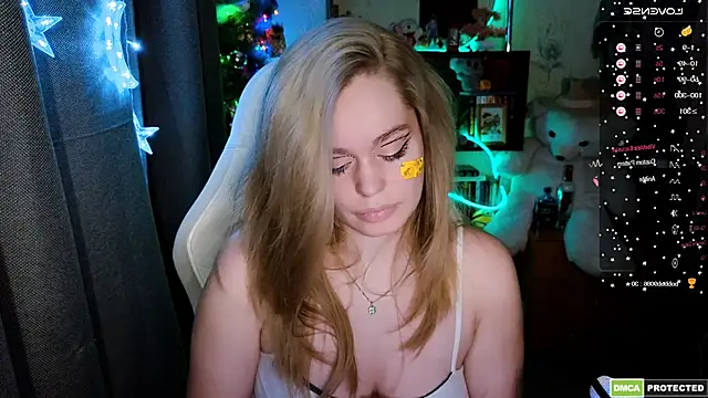 Snapshot of Bad_Girl009 chatting on December 21, 6:15 pm Bad Girl009 online show from December 21, 6:15 pm