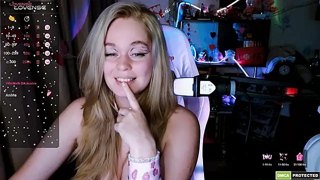 Snapshot of Bad_Girl009 chatting on February 13, 4:36 pm Bad Girl009 online show from February 13, 4:36 pm