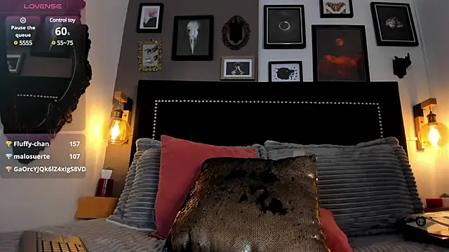 Charlotte  Benett online show from February 27, 7:23 am