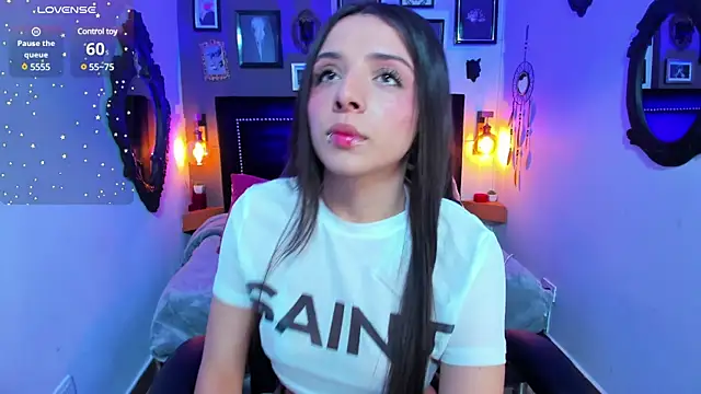 Charlotte  Benett online show from March 23, 4:16 am