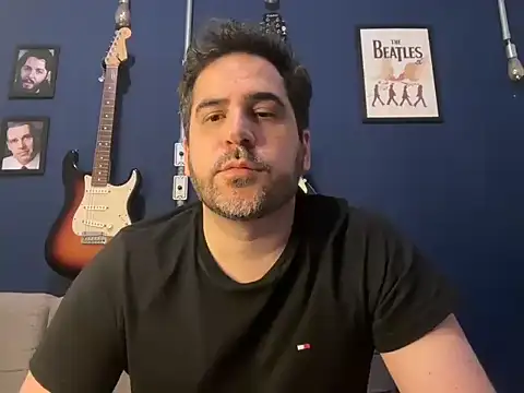 Snapshot of hotsafadinho chatting on March 10, 3:45 am hotsafadinho online show from March 10, 3:45 am