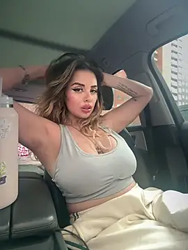 Alirawrz online show from January 31, 2:28 pm