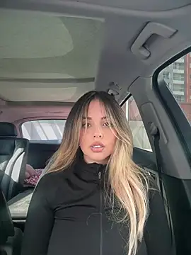 Alirawrz online show from February 4, 1:06 pm