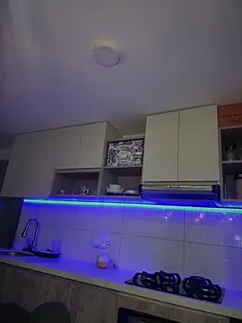 Alirawrz online show from March 15, 10:11 pm