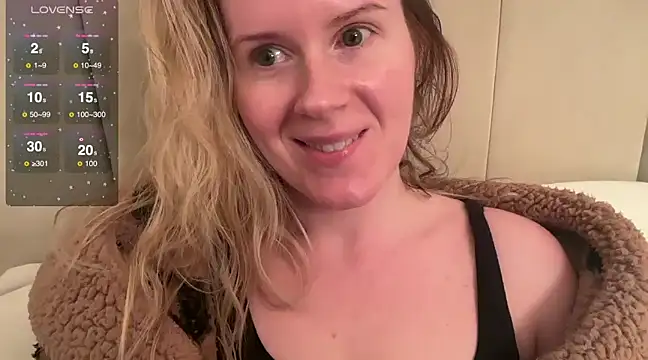 redheadrosie69 online show from March 9, 6:32 pm