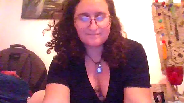 Snapshot of juicyrubies chatting on January 14, 2:32 pm juicyrubies online show from January 14, 2:32 pm