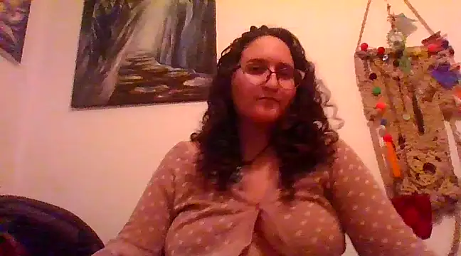 Snapshot of juicyrubies chatting on February 2, 5:15 pm juicyrubies online show from February 2, 5:15 pm