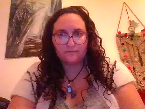 Snapshot of juicyrubies chatting on March 22, 2:36 pm juicyrubies online show from March 22, 2:36 pm