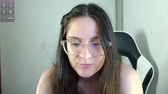 Snapshot of livgomez chatting on March 15, 2:06 am livgomez online show from March 15, 2:06 am