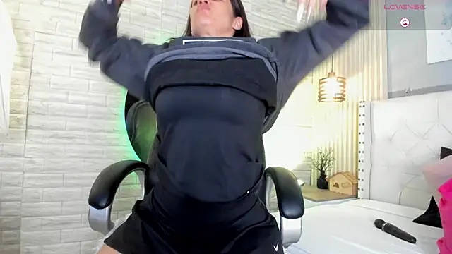 sussy  stone online show from April 6, 11:55 am