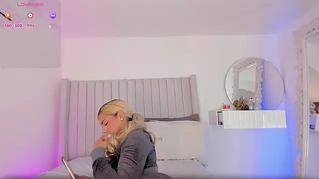 Shelynna azzul online show from June 6, 12:21 pm
