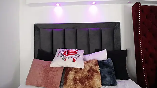 Tifanny Sweett online show from February 1, 7:26 am