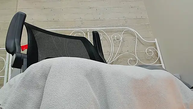 Whitney Svonn online show from December 14, 3:36 pm