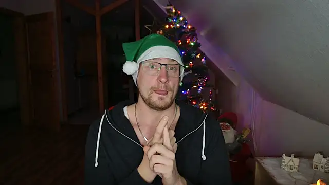 Snapshot of Relsxboy chatting on December 20, 8:55 pm Relsxboy online show from December 20, 8:55 pm