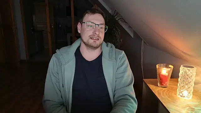 Snapshot of Relsxboy chatting on January 7, 9:57 pm Relsxboy online show from January 7, 9:57 pm