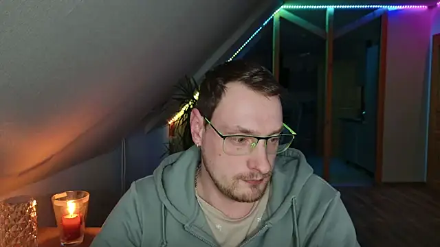 Snapshot of Relsxboy chatting on January 27, 5:15 pm Relsxboy online show from January 27, 5:15 pm