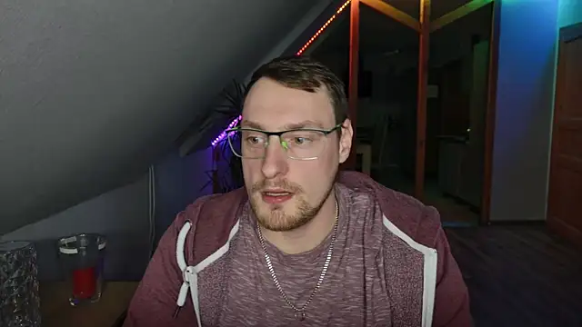 Snapshot of Relsxboy chatting on January 28, 5:03 pm Relsxboy online show from January 28, 5:03 pm