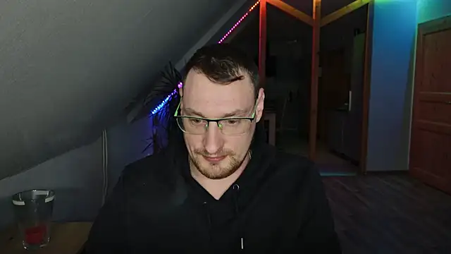 Snapshot of Relsxboy chatting on February 10, 5:30 pm Relsxboy online show from February 10, 5:30 pm