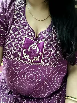 cuteyqueen online show from February 6, 1:25 pm