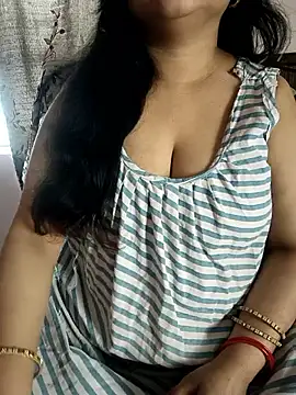 cuteyqueen online show from March 19, 6:17 am
