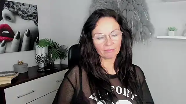 Snapshot of HelenLuxx chatting on January 20, 10:18 am HelenLuxx online show from January 20, 10:18 am