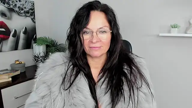 Snapshot of HelenLuxx chatting on January 21, 10:08 am HelenLuxx online show from January 21, 10:08 am