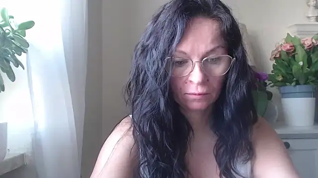 HelenLuxx online show from October 31, 7:31 am