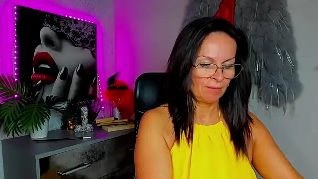 HelenLuxx online show from July 14, 12:33 pm