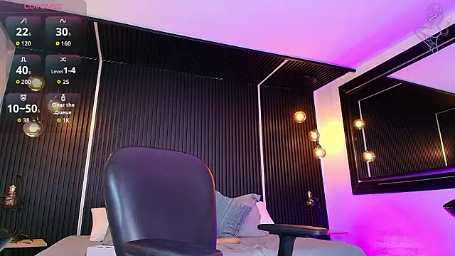  Holly Cat online show from March 5, 10:39 pm