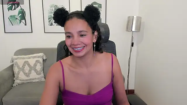 leslyflorez online show from February 18, 9:09 pm