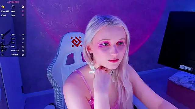 Snapshot of SweeteRose_Royce chatting on January 13, 4:08 pm SweeteRose Royce online show from January 13, 4:08 pm