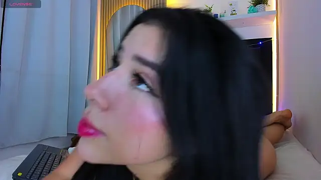 steisy star online show from December 13, 8:04 pm