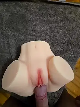 Snapshot of diyMasturbator chatting on October 27, 10:19 am diyMasturbator online show from October 27, 10:19 am