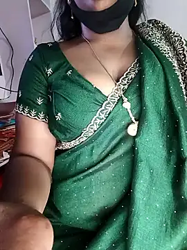 Snapshot of louise92 chatting on May 16, 7:01 pm louise92 online show from May 16, 7:01 pm