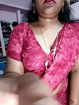 Snapshot of louise92 chatting on May 17, 7:50 am louise92 online show from May 17, 7:50 am