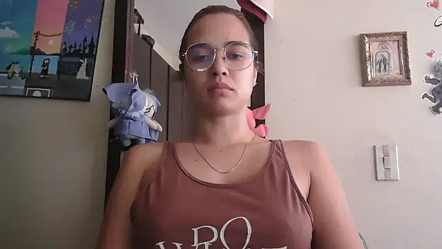 trianabell online show from May 10, 4:56 pm