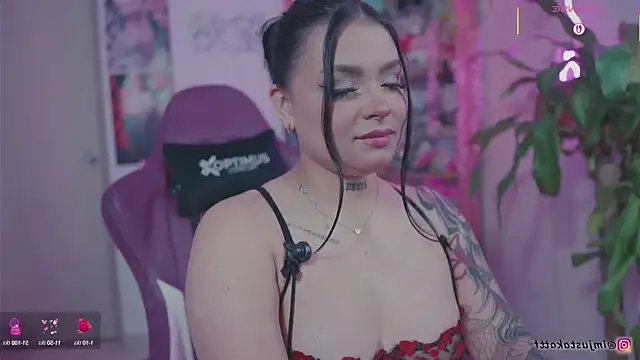 Snapshot of sensualkattt chatting on September 15, 1:00 pm sensualkattt online show from September 15, 1:00 pm