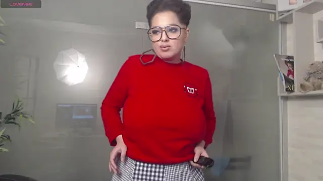 BustyAllyy online show from January 18, 1:19 am