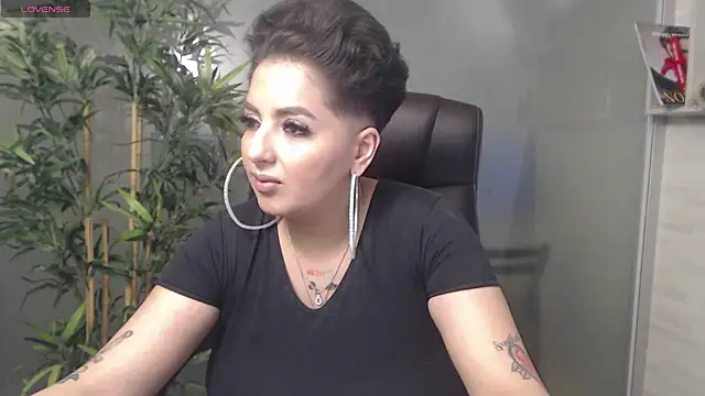 BustyAllyy online show from January 22, 11:53 pm